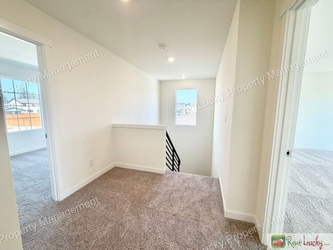 Building Photo - 17056 127th St E
