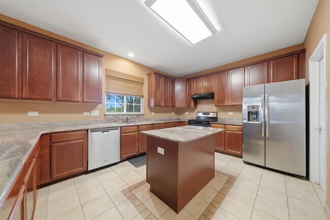 Building Photo - 9165 Buckingham Ct