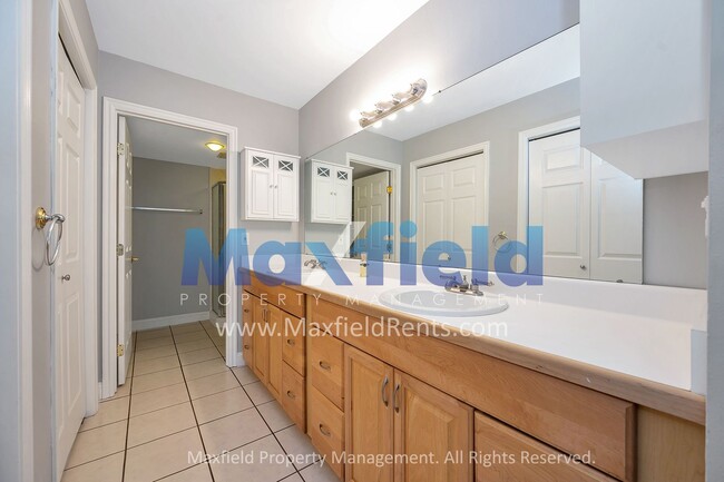 Building Photo - Gated Murray Community - 2 BD 2 BA