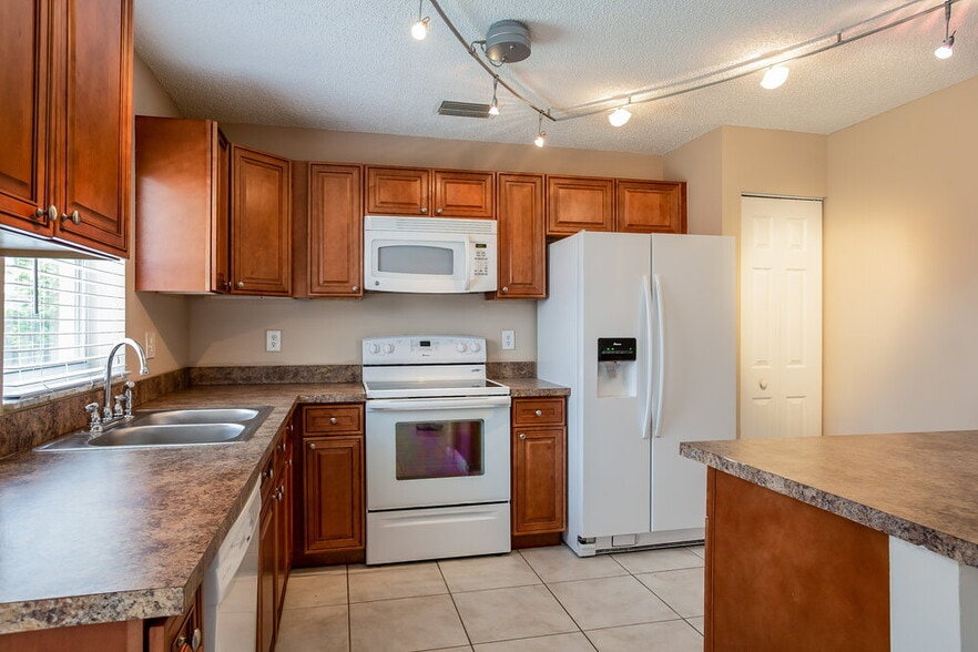 Building Photo - 7142 Davit Cir