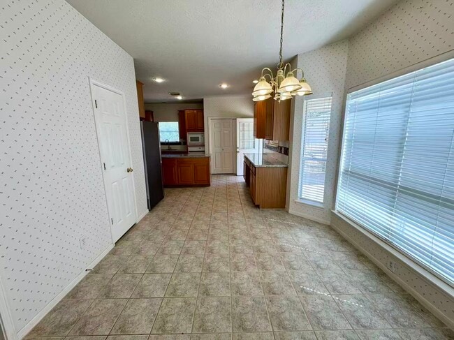 Building Photo - 2439 Shelby Park Dr