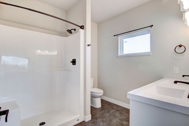 Building Photo - Brand New Luxury Townhomes: 3BR, 2.5Bath Altoona WI