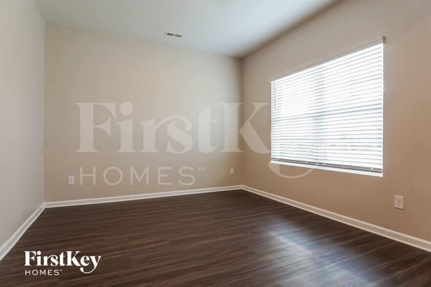 Building Photo - 12572 Downing Dr