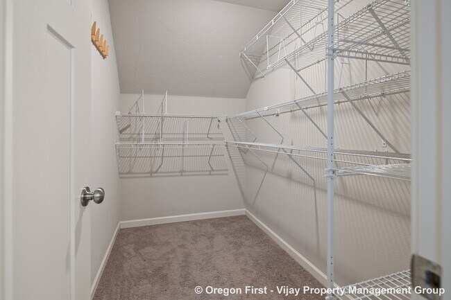 Building Photo - 3662 SE 67th Ave