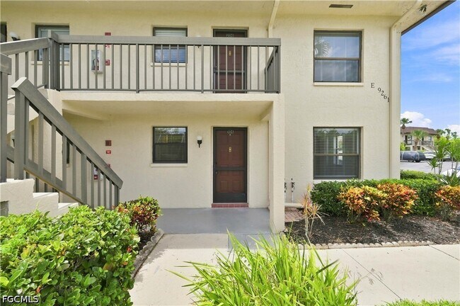 Building Photo - 9261 Central Park Dr