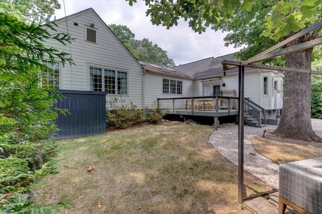 Building Photo - 2020 Tippah Ave