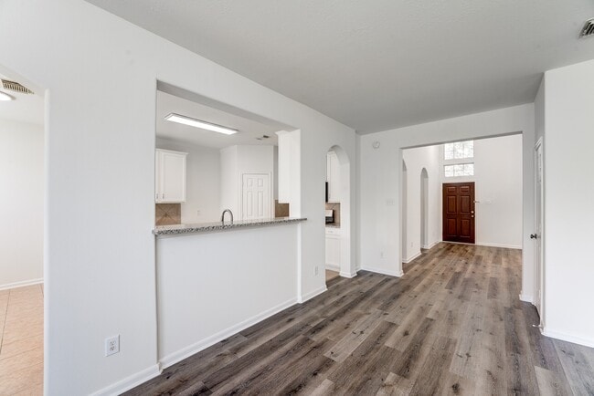 Building Photo - 16906 Shoal Park Dr