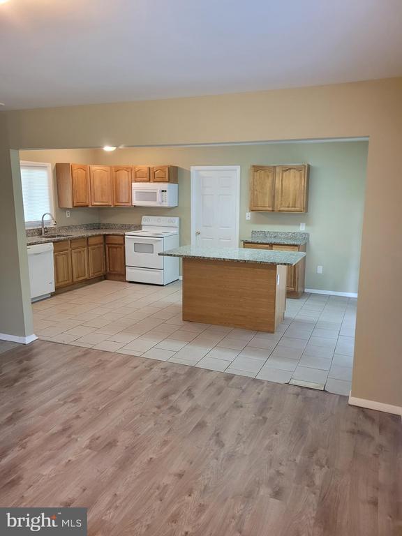 Building Photo - 47 Holstone Ln