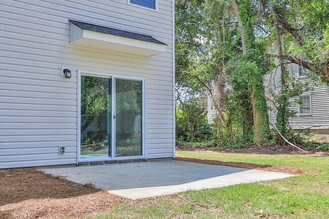 Building Photo - 764 Shull St