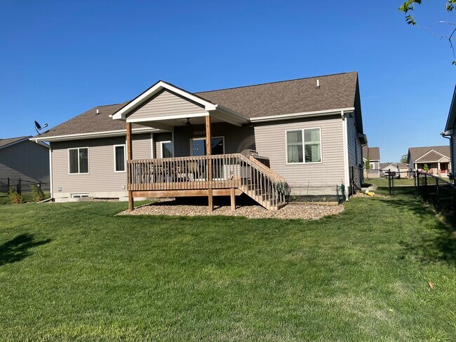 Covered rear deck - 4204 SW Ash Ct