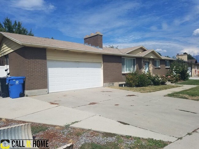 Building Photo - 2636 W Tamra Dr