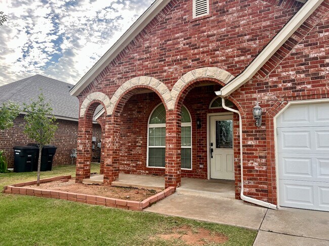 Building Photo - 1604 Dorothy Dr