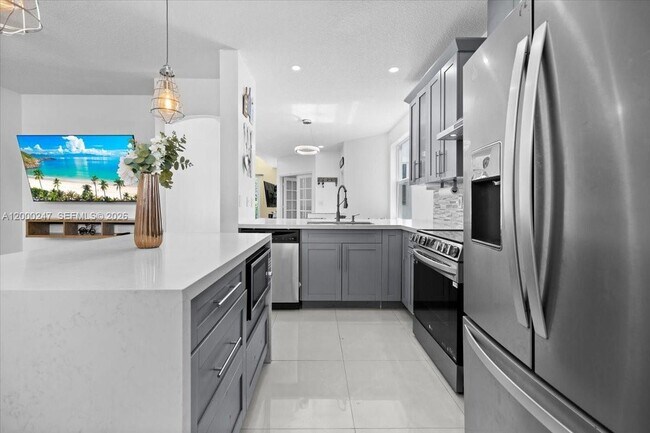 Building Photo - 15385 SW 51st St