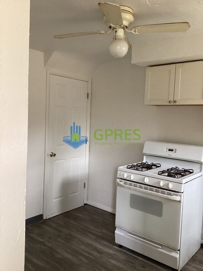 Building Photo - 9210-9212 Florida Ave.