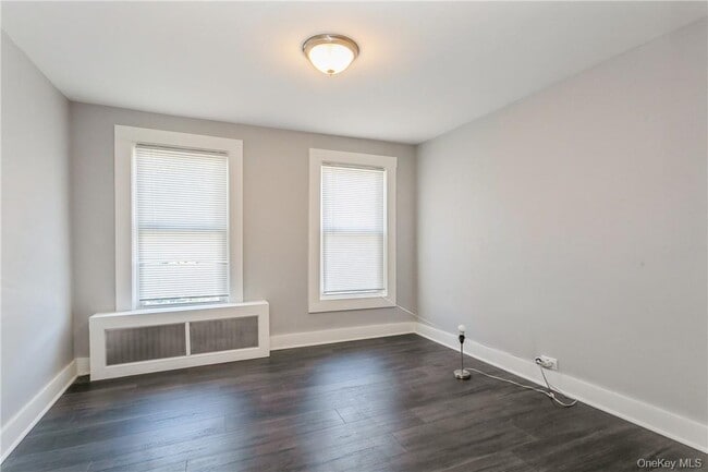 Building Photo - 156 Bellevue Pl