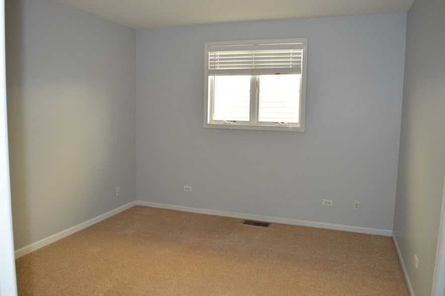 Third Bedroom - 1823-2 N Clybourn Ave