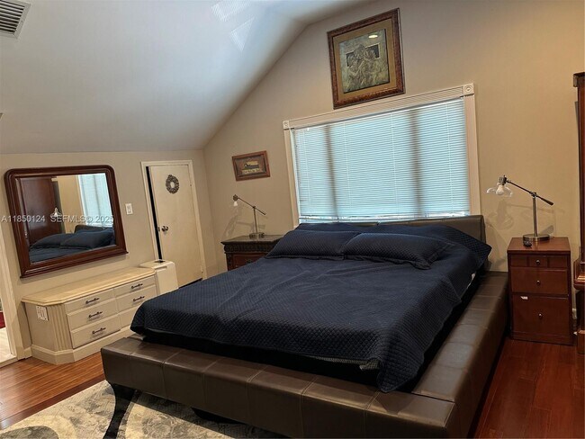 Building Photo - 1524 Argyle Dr