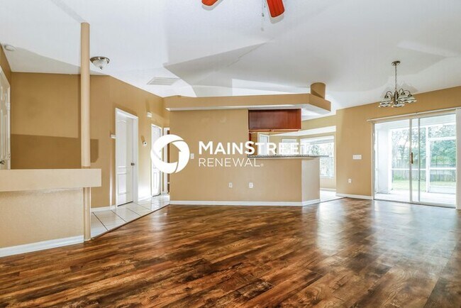 Building Photo - 3 Bedroom Pet-Friendly Home in Spring Hill, FL with Main Street Renewal