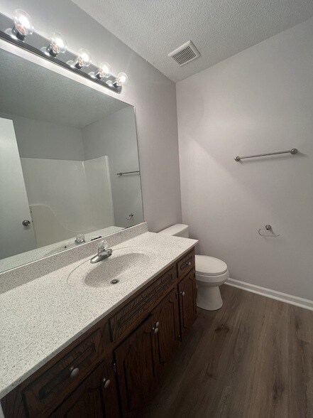 Building Photo - 112 Coyote Ct