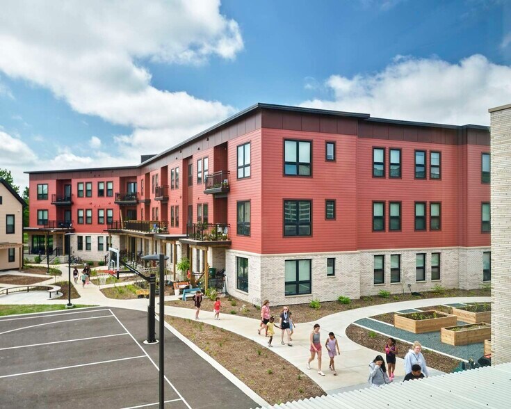 Building Photo - 720 W Washington Ave