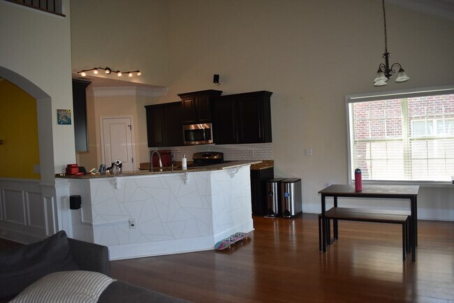 Building Photo - 2190 Harborview Dr