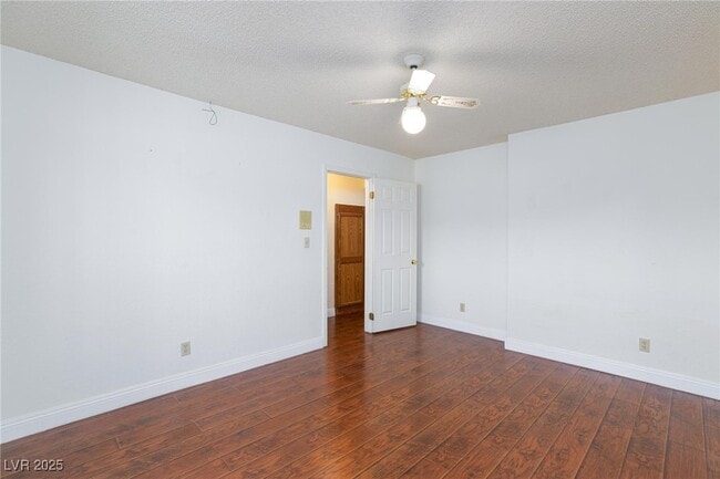 Building Photo - 6442 W Mesa Vista Ave