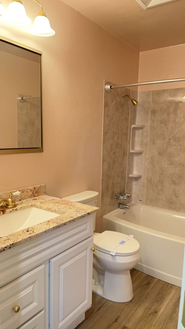 Building Photo - (766) Waverly Drive 2 Bdrm / 1 Bthrm