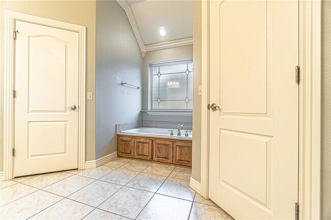 Building Photo - 1141 Torbay Trce