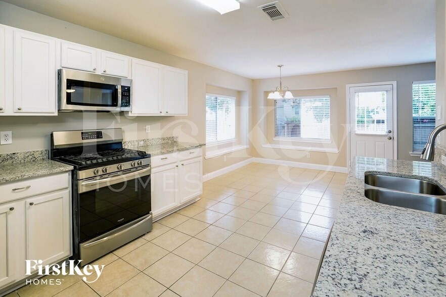 Building Photo - 28618 Hidden Cove Dr