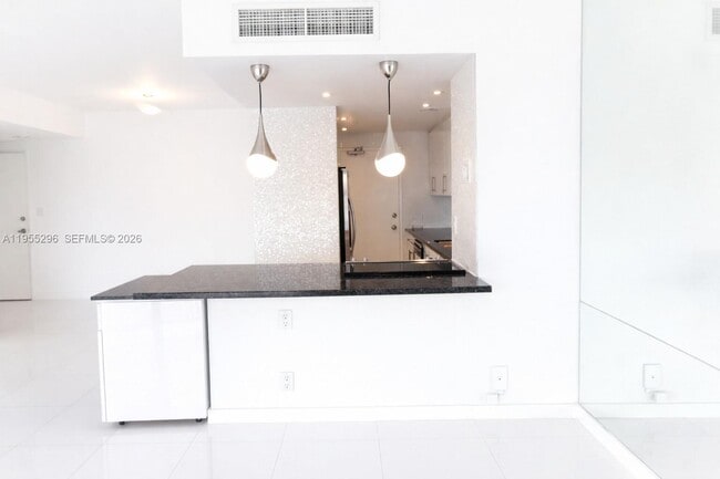 Building Photo - 880 NE 69th St