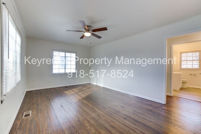 Building Photo - Gorgeous 2 Bedroom West Tulsa Home!