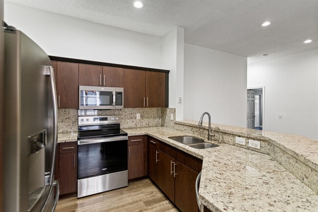 Building Photo - 1071 Bluewood Terrace