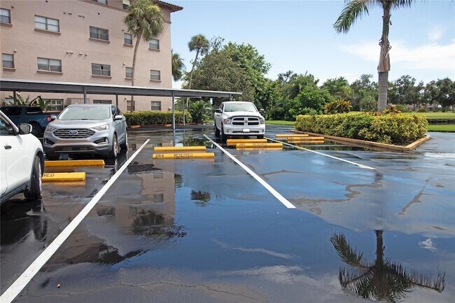 Building Photo - 6150 Gulfport Blvd S