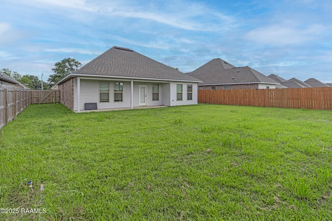 Building Photo - 110 Gentle Cres Ln