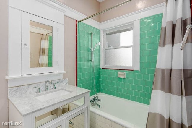 Building Photo - 1136 N Columbus Ave