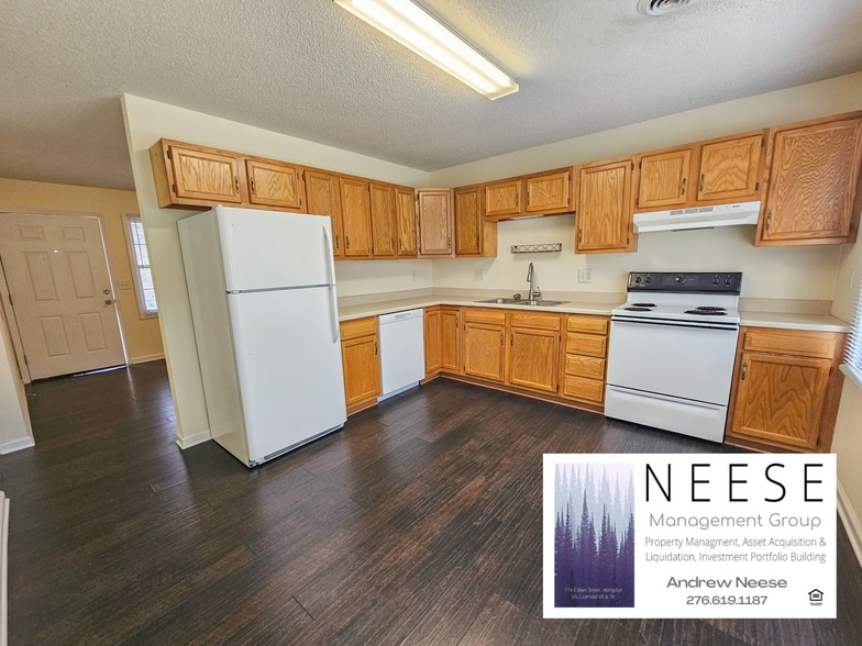 Building Photo - 640 Wyndale Rd