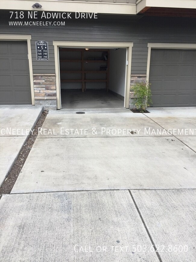 Building Photo - 718 NE Adwick Dr