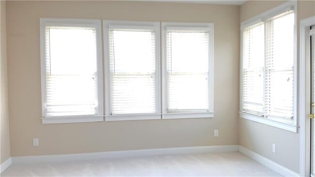 Building Photo - 3002 Montclair Cir SE
