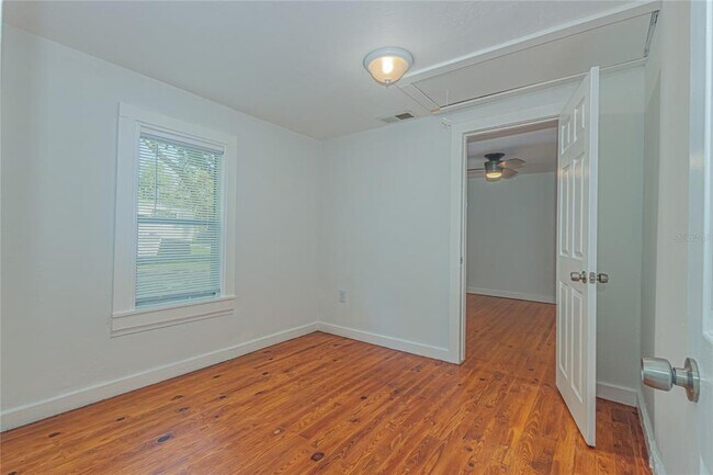 Building Photo - 1120 E Minnesota Ave