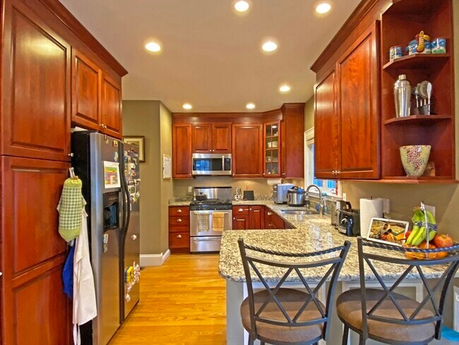 Building Photo - 375 Lowell Ave