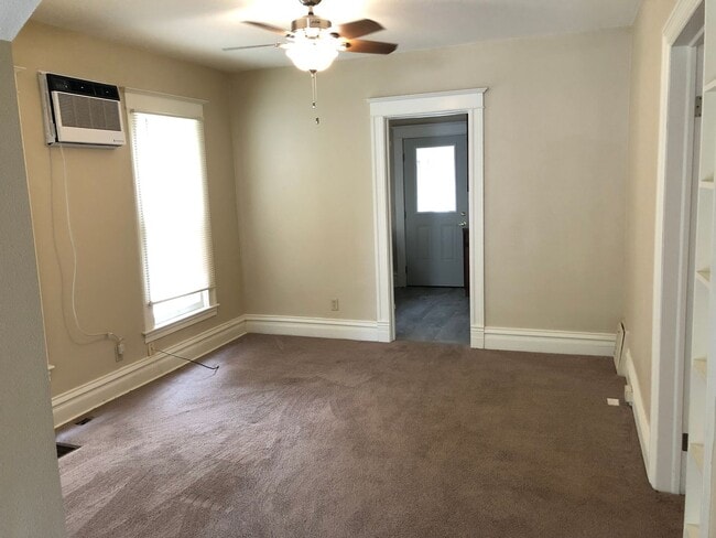 Primary Photo - 614 S Clinton St