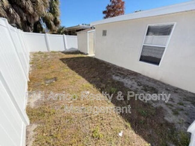 Building Photo - 2723 W State St