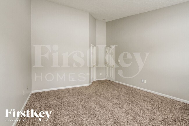 Building Photo - 2283 Layton Park Dr