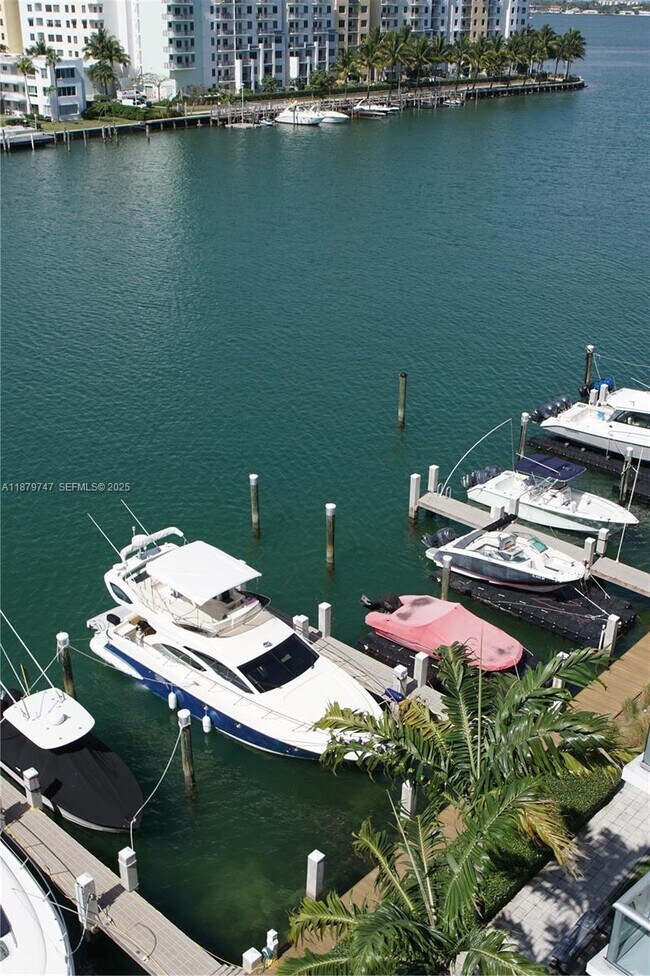 Building Photo - 7928 East Dr