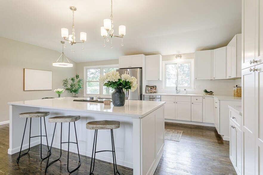 Building Photo - 2 Cliff View Dr