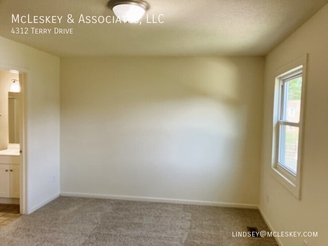 Building Photo - 4312 Terry Dr