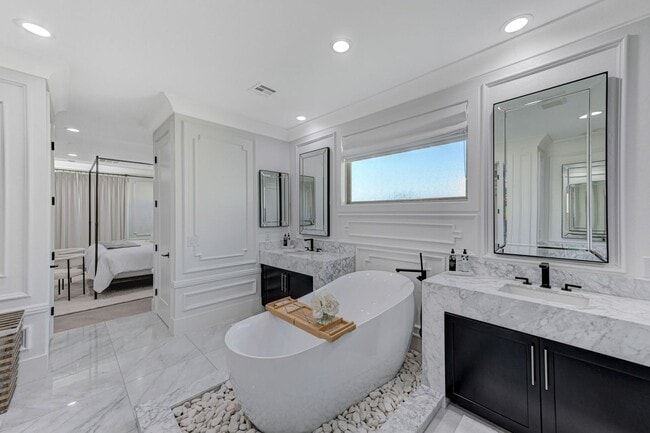 Building Photo - Distinctive Fully Furnished Estate in The Canyons!