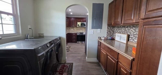 Building Photo - 105 Blue Heron Ln