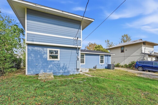 Building Photo - 1032 Hoke Smith Dr