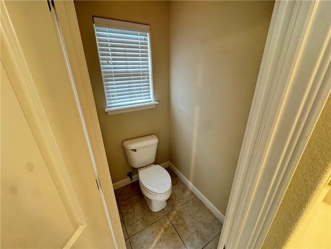Building Photo - 407 Lyndal Ln